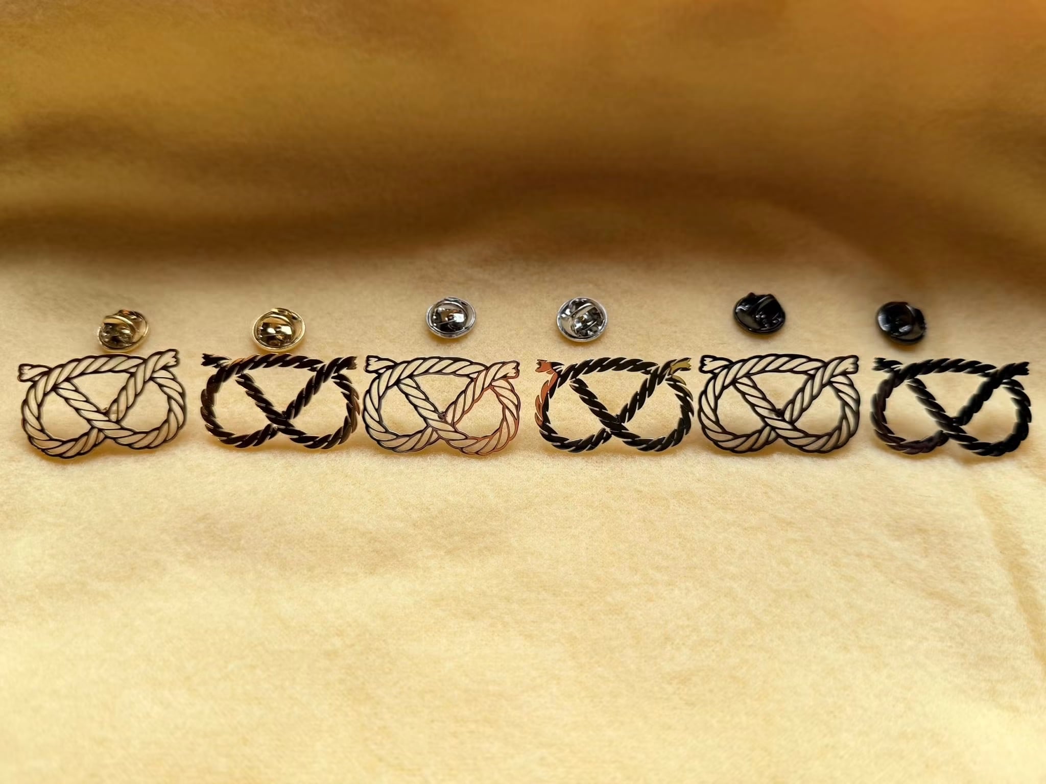 SBT Pin - Closed Stafford Knot